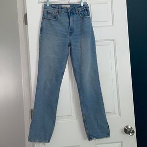 Abercrombie super high rise 90s straight. Curve love size 26 short